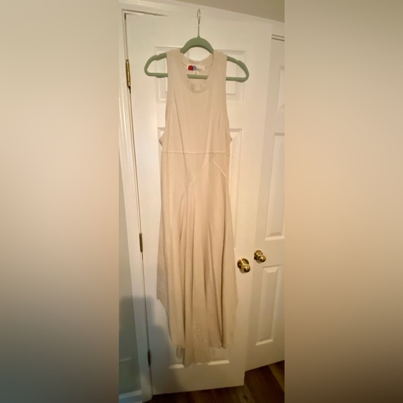 Elegant Cream Maxi Dress - Picture 1 of 3